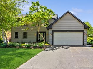 521 Lakeview Dr, Oswego, IL 60543