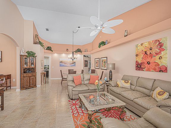 5th image of 475 NW Casanova Circle