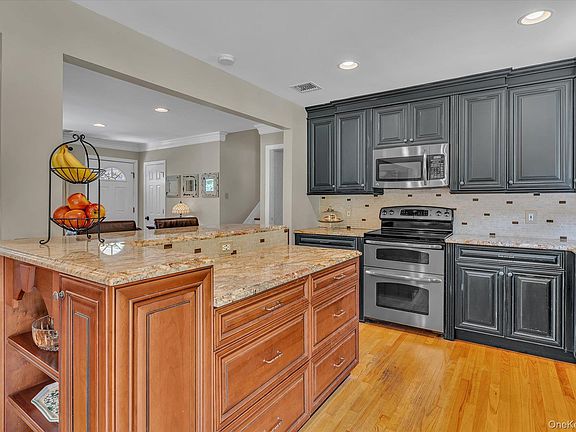 5th image of 14 Brittany Court