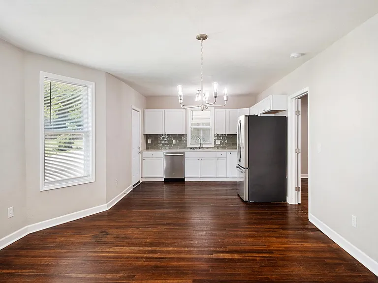 3032 Wayne Ave — Photo 10