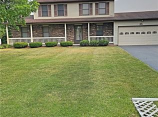 35 Bernie Ln, Rochester, NY 14624