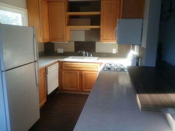 4th image of 3574 31st St