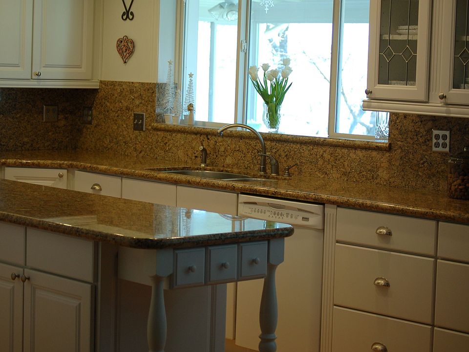 new kichen with 7ft granite island