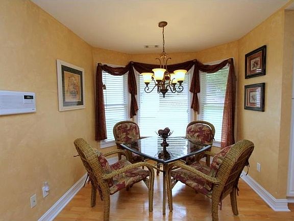 5th image of 1035 River Valley Dr