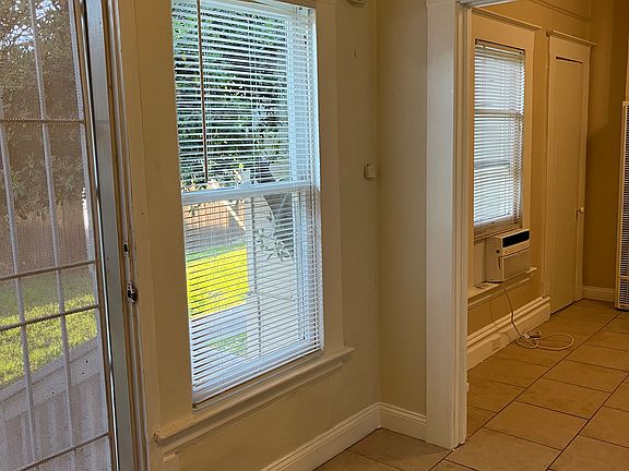 4th image of 1017 West St Unit 4