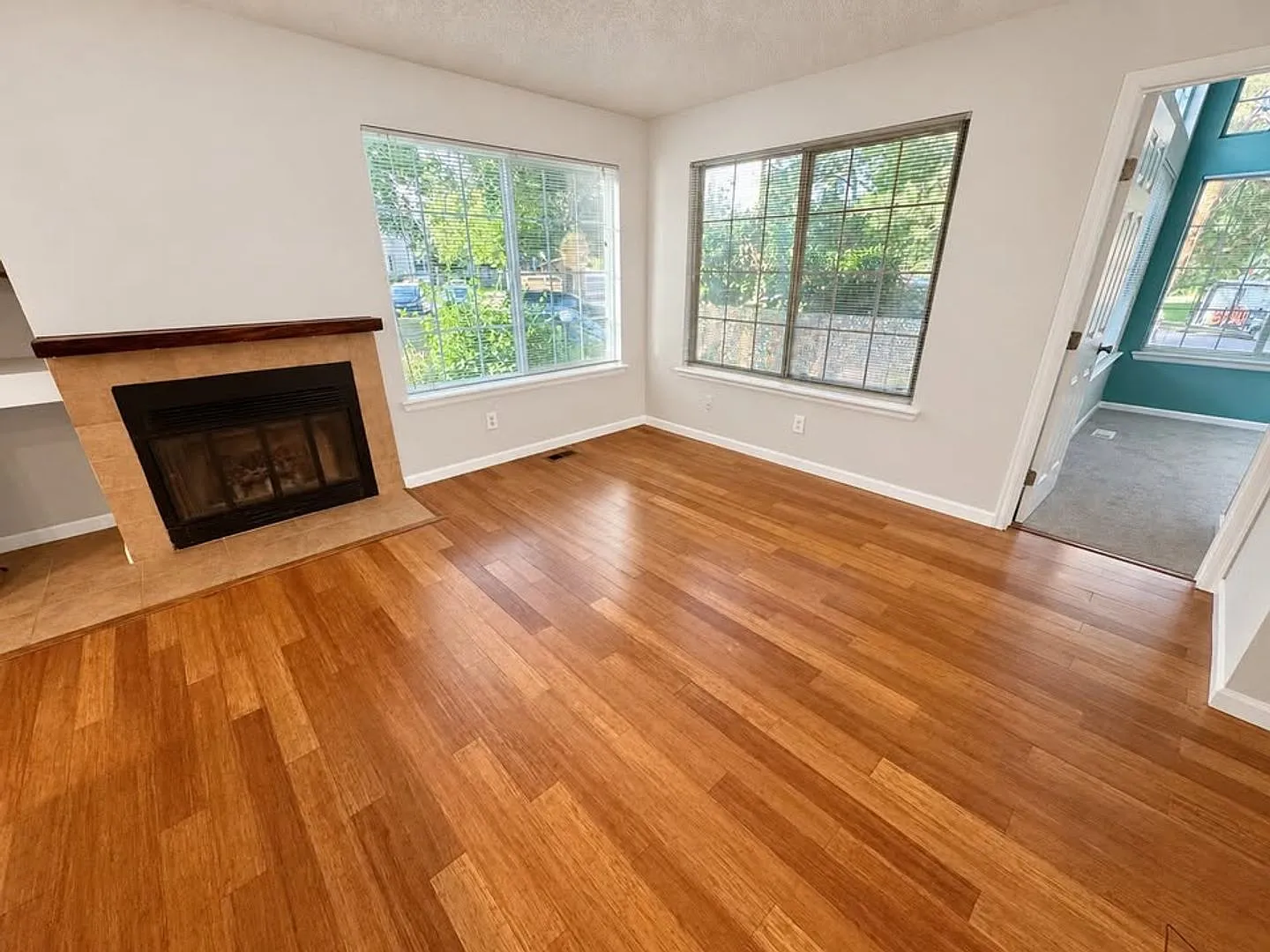 Beautifully remodeled 2-bedroom, 2-bath condo in Boulder's Powderhorn community, offering a moder... — Photo 4