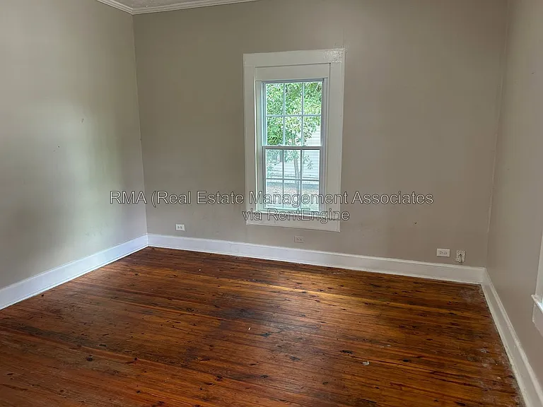 132 Peachtree St — Photo 3