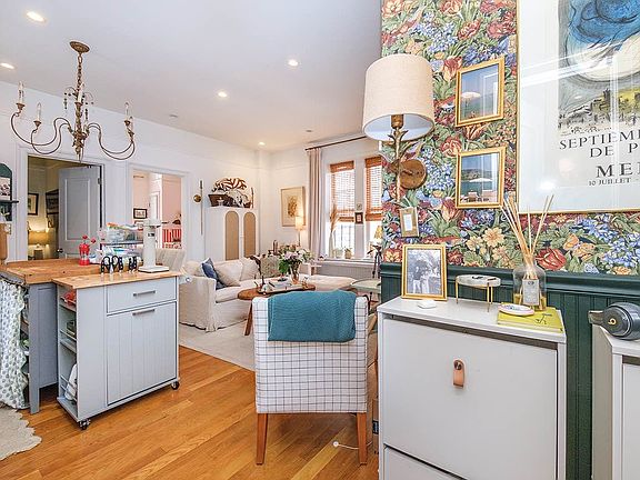 5th image of 101 W 85th St #614