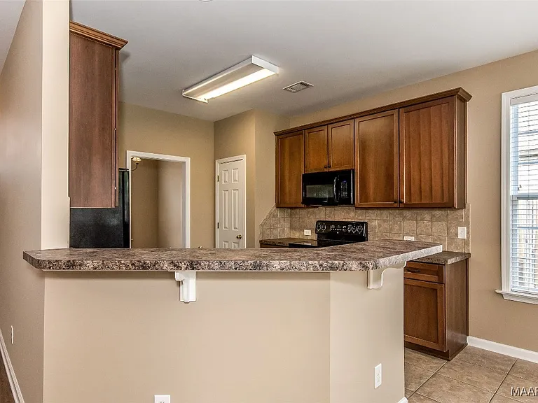 9625 Helmsley Cir — Photo 15