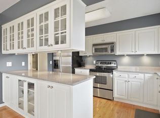 10401 Berkshire Rd, Bloomington, MN 55437