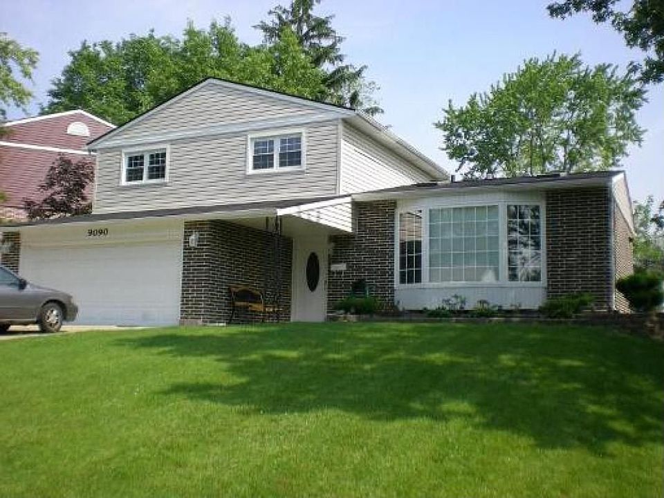 1st image of 9090 Forest Dr