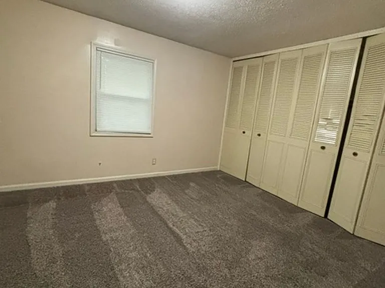 690 College Dr — Photo 11
