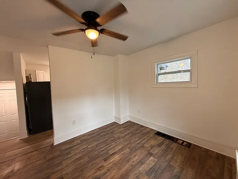 933 Golda Pl — Photo 9