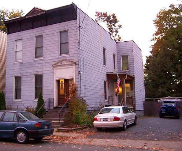 House +2 car wide, 2 deep drive