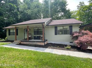 2811 Lake City Hwy, Rocky Top, TN 37769