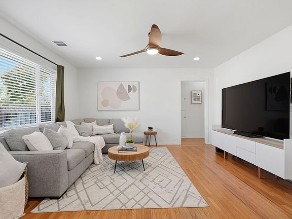 3rd image of 2843 Rustic Dr