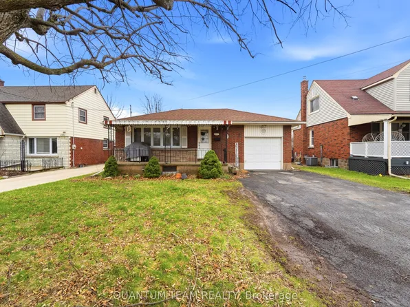4975 Homewood Ave, Niagara Falls, ON L2E 4Y5