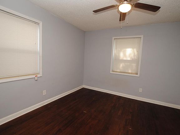 5th image of 3116 Belden St APT 1