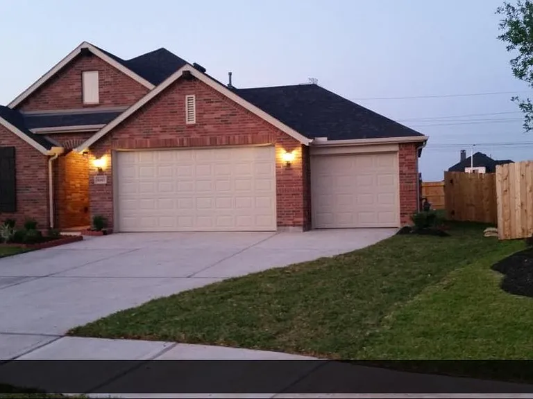 8403 Kari Bend Cir — Photo 2