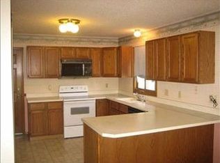 7 N Tradewind Ct, Valley Center, KS 67147