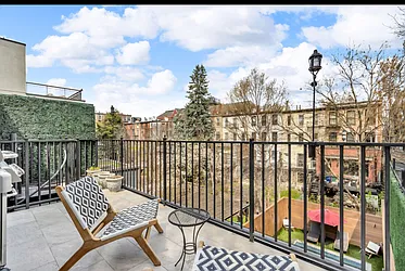 207 Huntington Street, #3