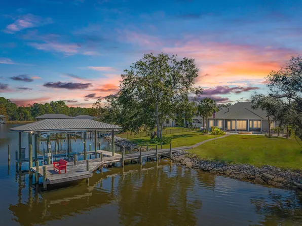 88 Lagrange Cove Cir, Freeport, FL 32439