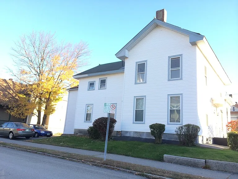 581 Chestnut St — Photo 2
