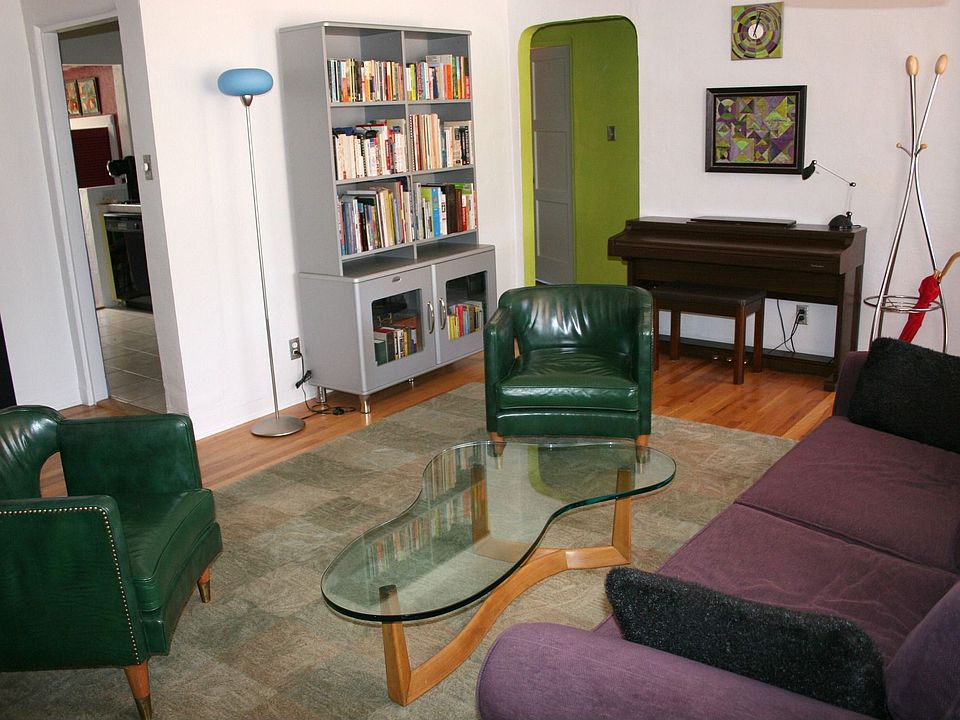 2nd image of 2711 Santa Monica Ave SE