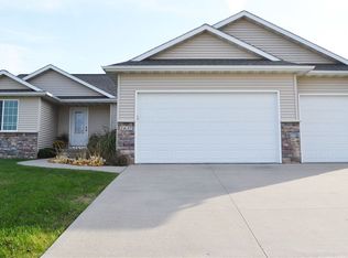 1637 Hunters Field Ln, Marion, IA 52302