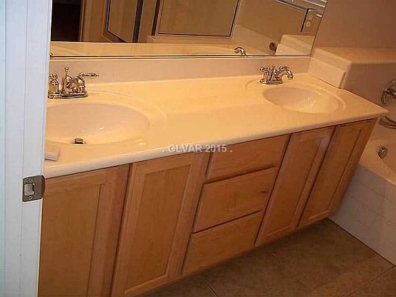 3rd image of 6825 Woodland Vase Ct