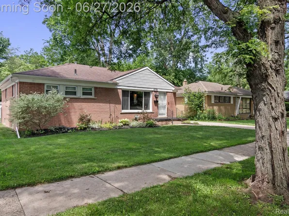 21641 Sussex St, Oak Park, MI 48237