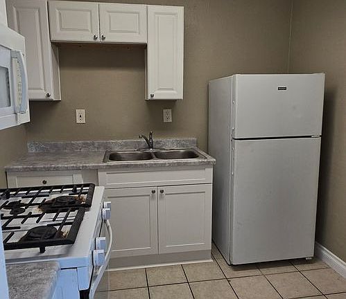 5th image of 2165-2193 Ocean View Blvd #2167