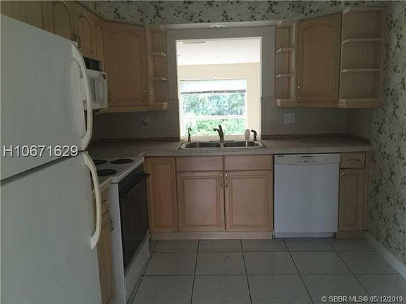 3rd image of 9330 NW 42nd Ct