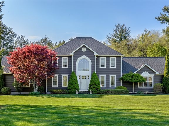 2nd image of 27 Vista Cir