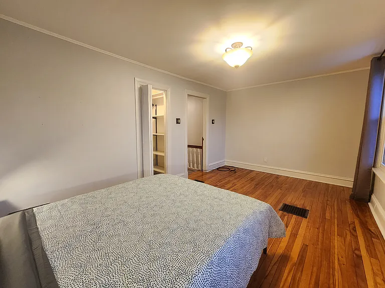 644 Churchill Ave N #1 — Photo 15