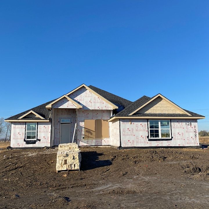 1st image of 128 Cottonwood Ct