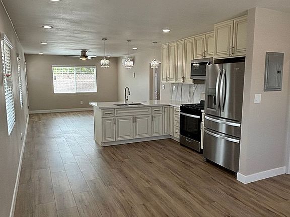4th image of 2336 Pasadena Ave #3