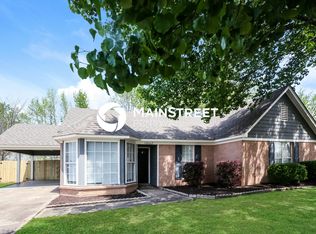 10662 Oak Leaf Dr, Olive Branch, MS 38654