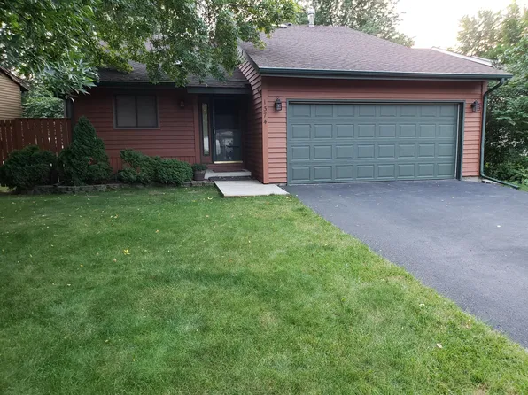 1374 Knoll Dr, Shoreview, MN 55126