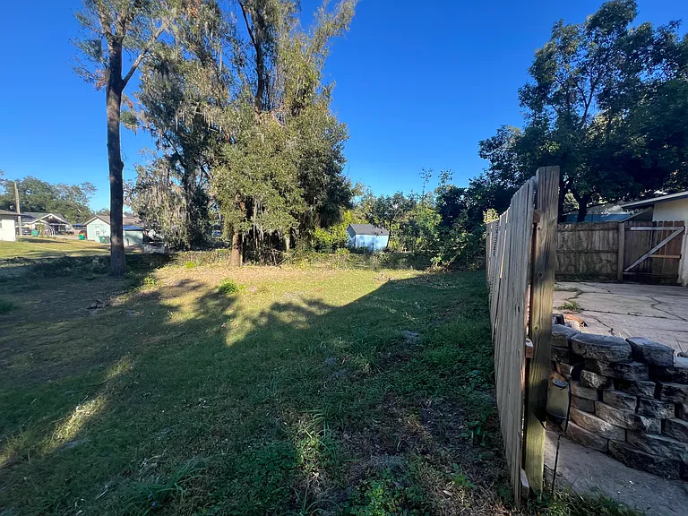 817 W Florence Ave — Photo 14