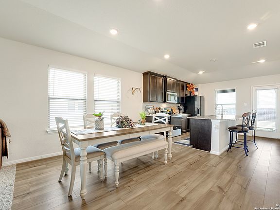 5th image of 732 Clara Park