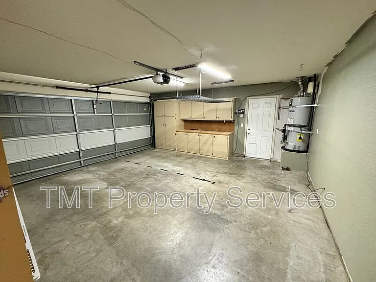 204 Sapphire Ct — Photo 11