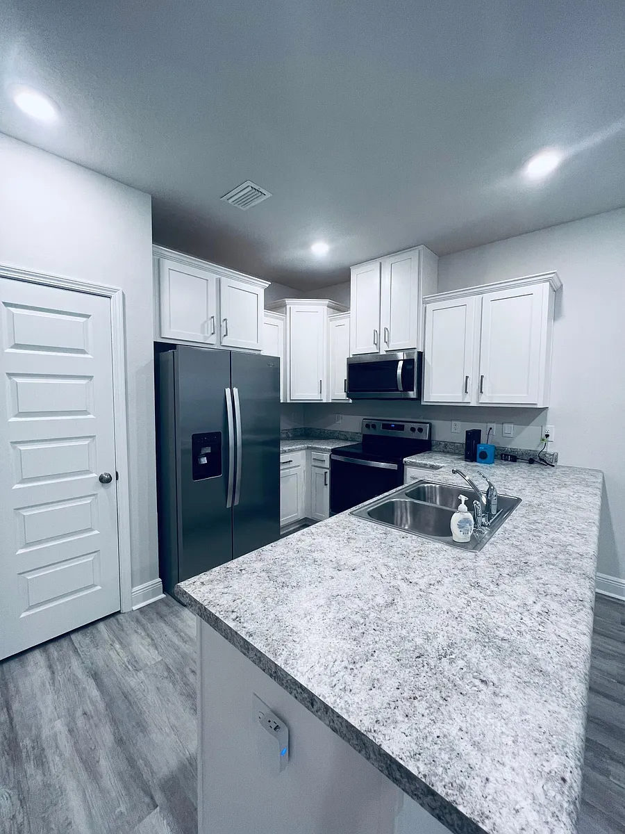 Building Photo - 6311 Grove Park Dr