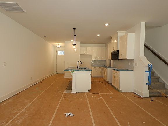5th image of 2922 Spring Manor Way