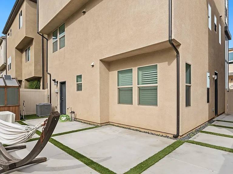 15681 Rennyson Way — Photo 4