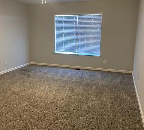 4th image of 1387 Deerfield Dr