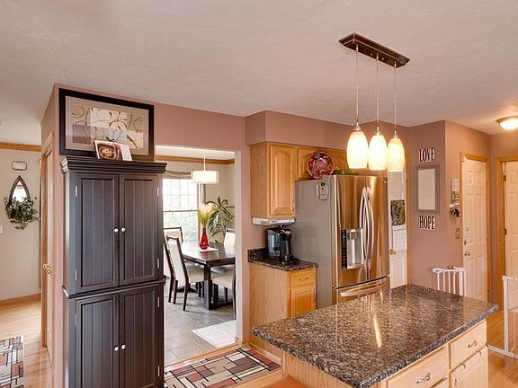 4th image of 36205 Sandy Knoll Dr