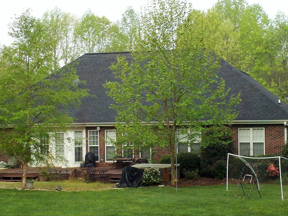 2nd image of 129 Deer Run Dr