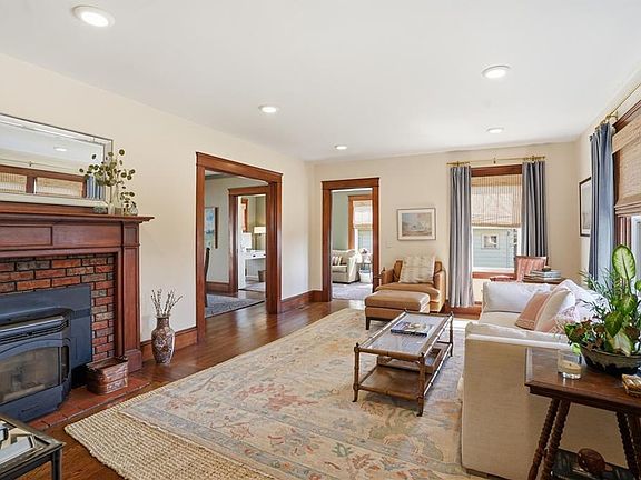 5th image of 47 Hyland Ave