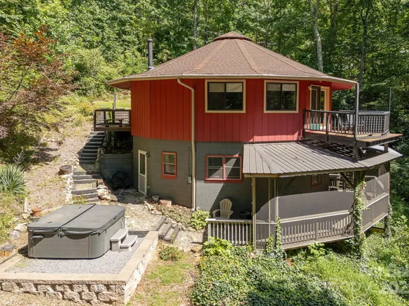 78 Bryant Rd, Swannanoa, NC 28778